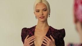 安娜萨莎在线播放